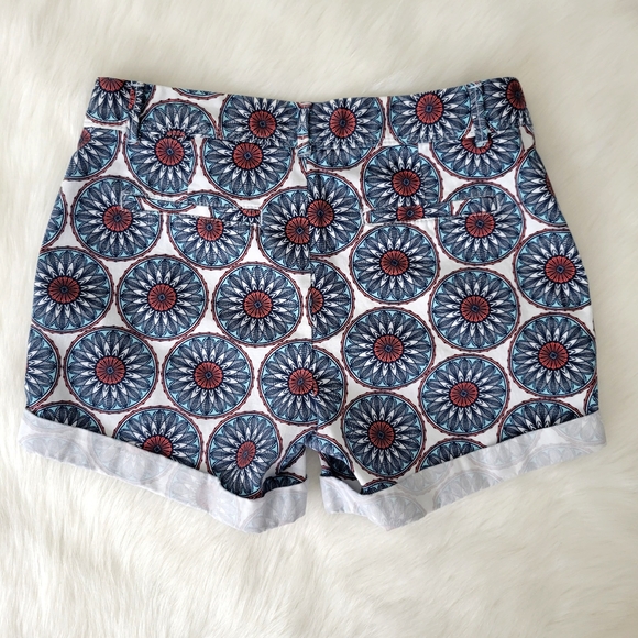 Banana Republic Medallion Cuffed Floral Shorts Women's 0 Summer - Picture 4 of 6